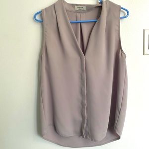 Aritizia Wilfred babton Murphy beautiful light purple short sleeve shirt Medium